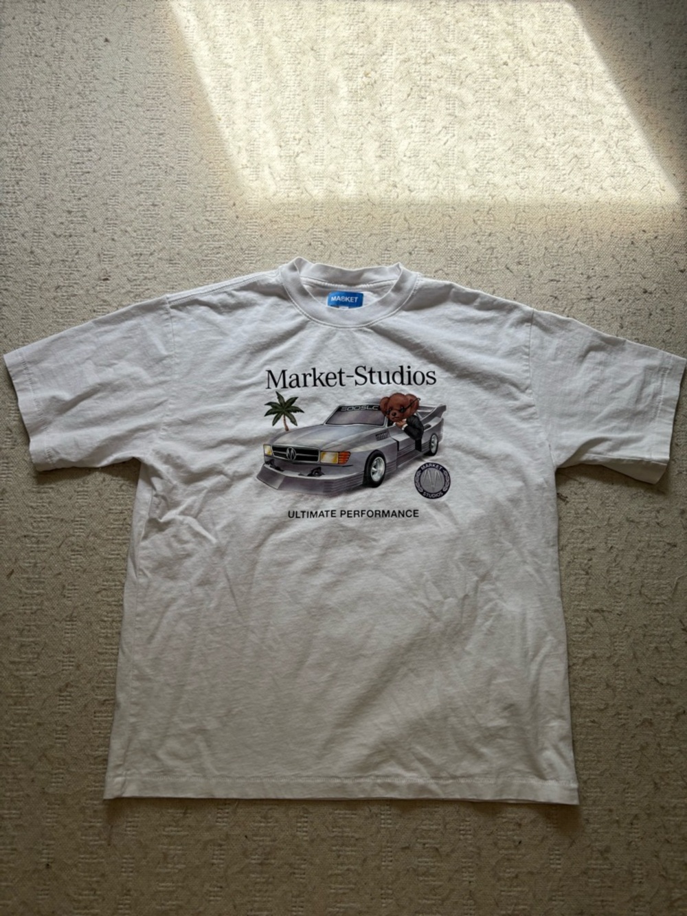 Market Studios “Des Bear” T-shirt Men’s Medium (White)